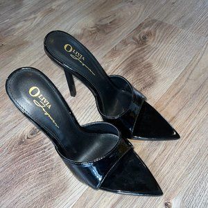 Olivia Ferguson Black Heels (size 7.5)